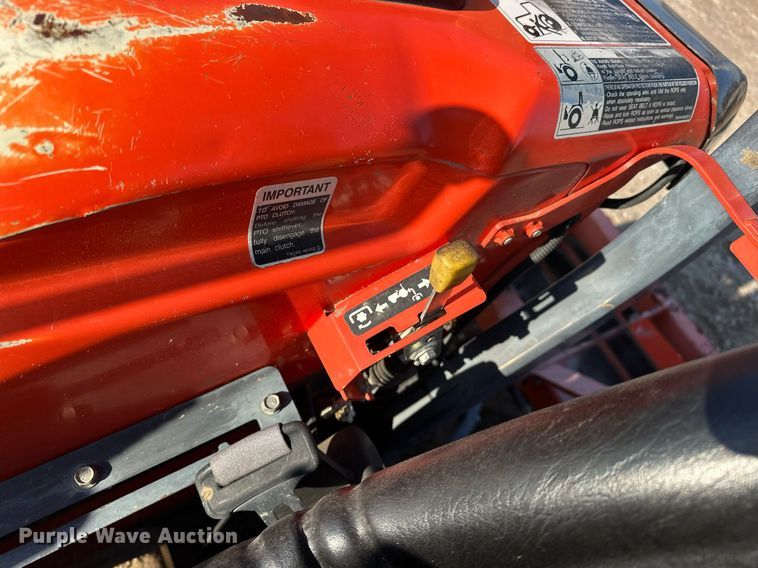 image for item EJ5192 Kubota L2501D MFWD tractor