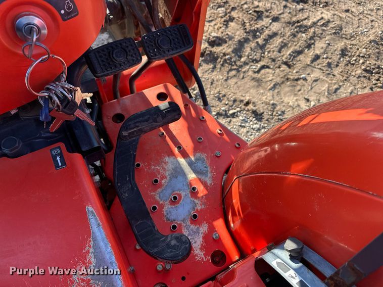 image for item EJ5192 Kubota L2501D MFWD tractor