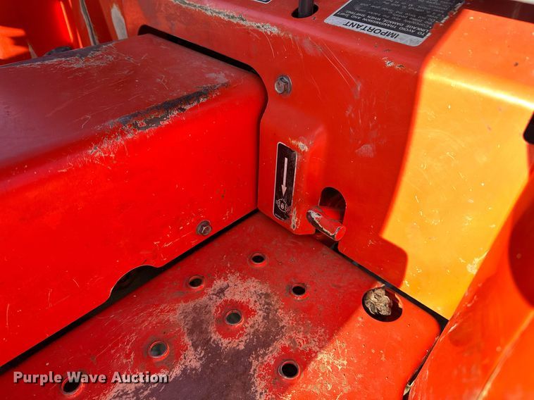 image for item EJ5192 Kubota L2501D MFWD tractor