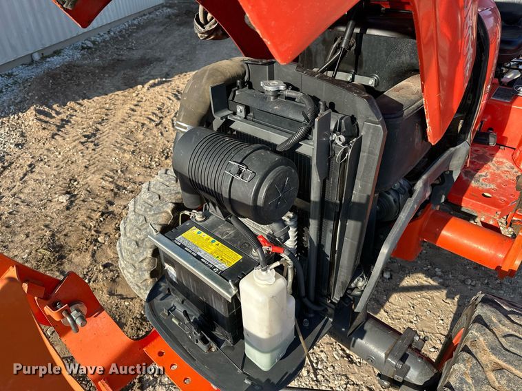 image for item EJ5192 Kubota L2501D MFWD tractor