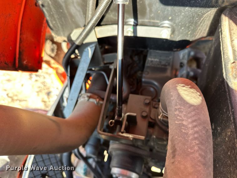 image for item EJ5192 Kubota L2501D MFWD tractor