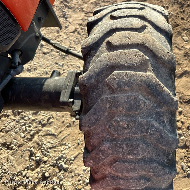 image for item EJ5192 Kubota L2501D MFWD tractor