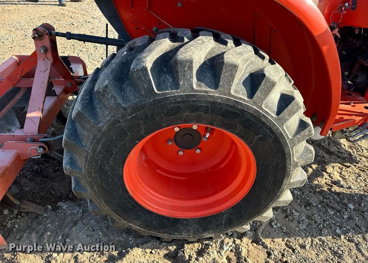 image for item EJ5192 Kubota L2501D MFWD tractor