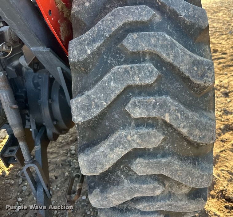 image for item EJ5192 Kubota L2501D MFWD tractor