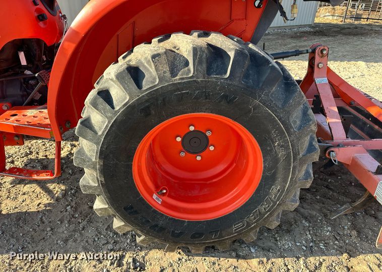 image for item EJ5192 Kubota L2501D MFWD tractor