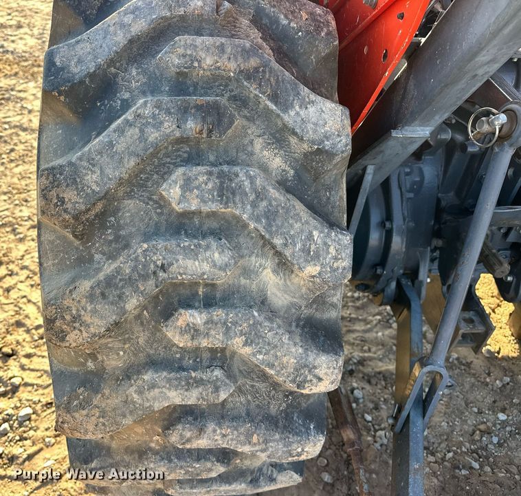 image for item EJ5192 Kubota L2501D MFWD tractor