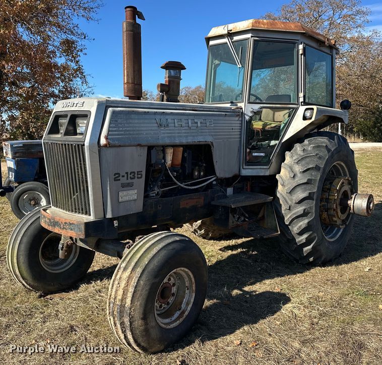 image for item EJ5220 White Field Boss 2-135 tractor
