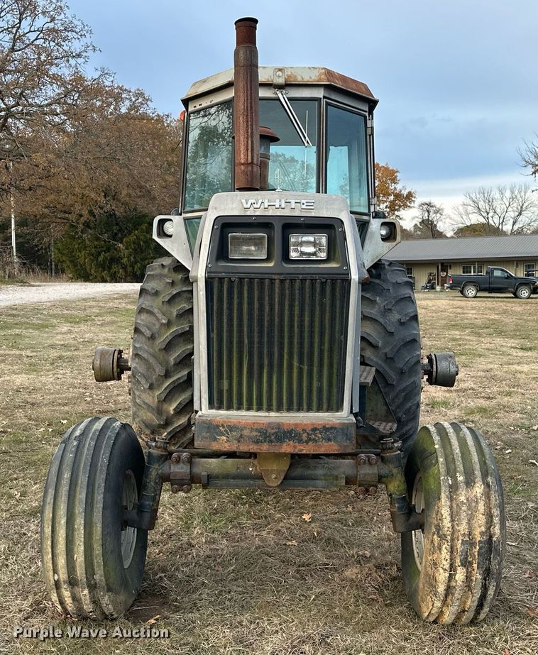 image for item EJ5220 White Field Boss 2-135 tractor