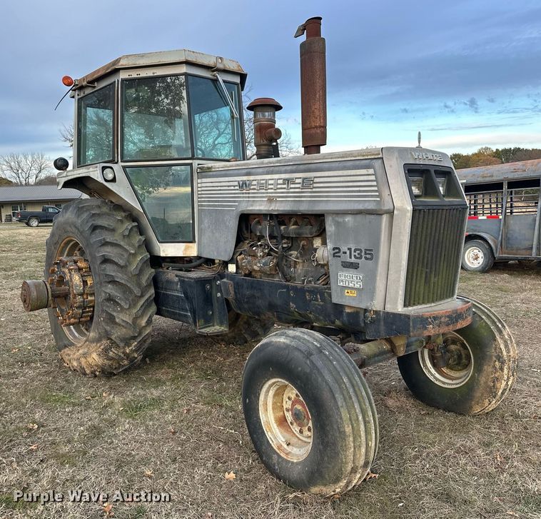 image for item EJ5220 White Field Boss 2-135 tractor