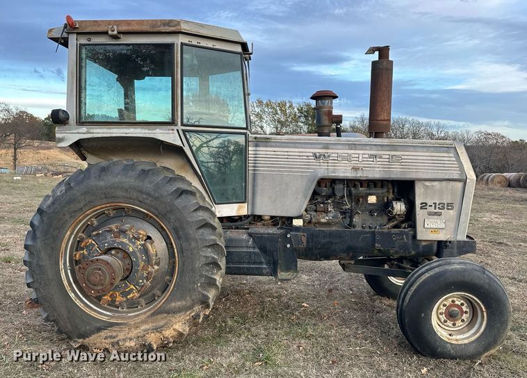 image for item EJ5220 White Field Boss 2-135 tractor