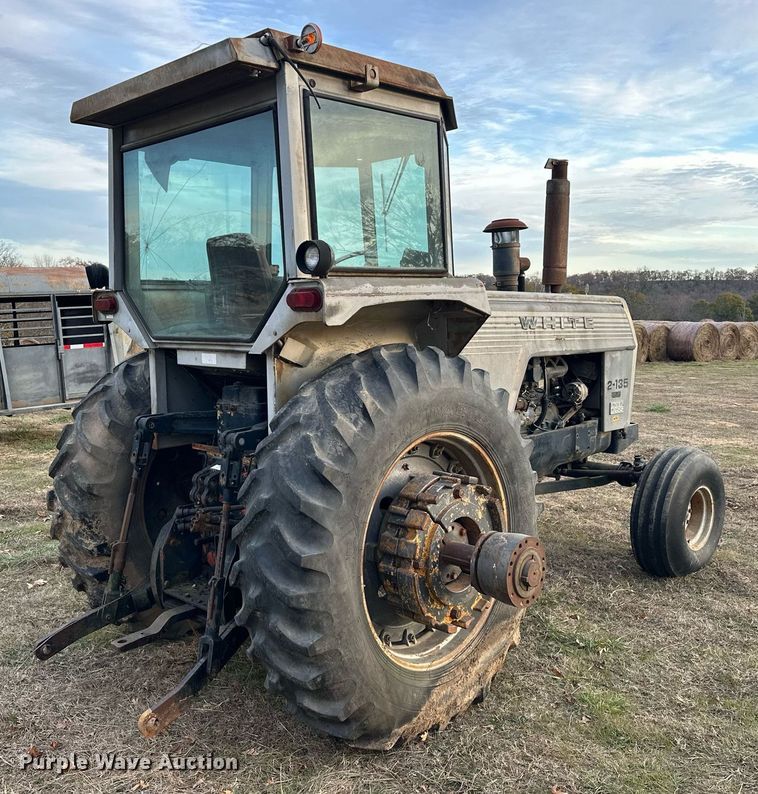 image for item EJ5220 White Field Boss 2-135 tractor