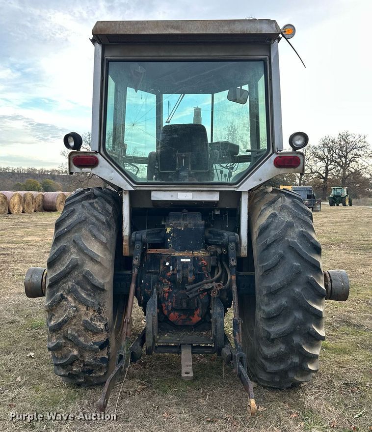 image for item EJ5220 White Field Boss 2-135 tractor