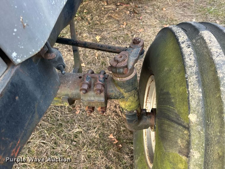 image for item EJ5220 White Field Boss 2-135 tractor