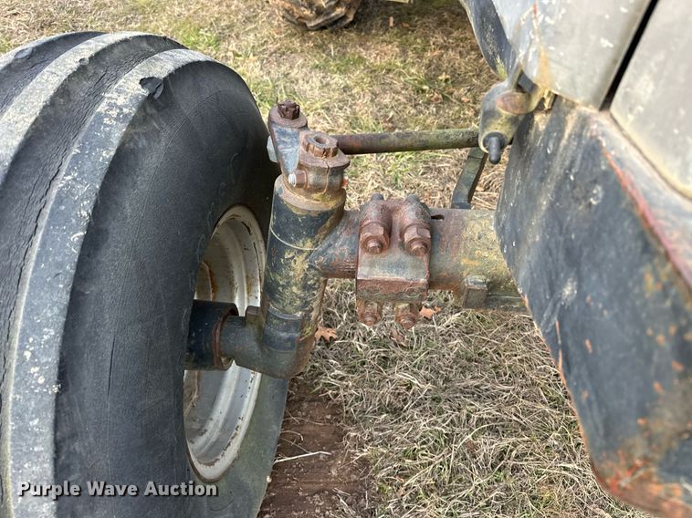 image for item EJ5220 White Field Boss 2-135 tractor