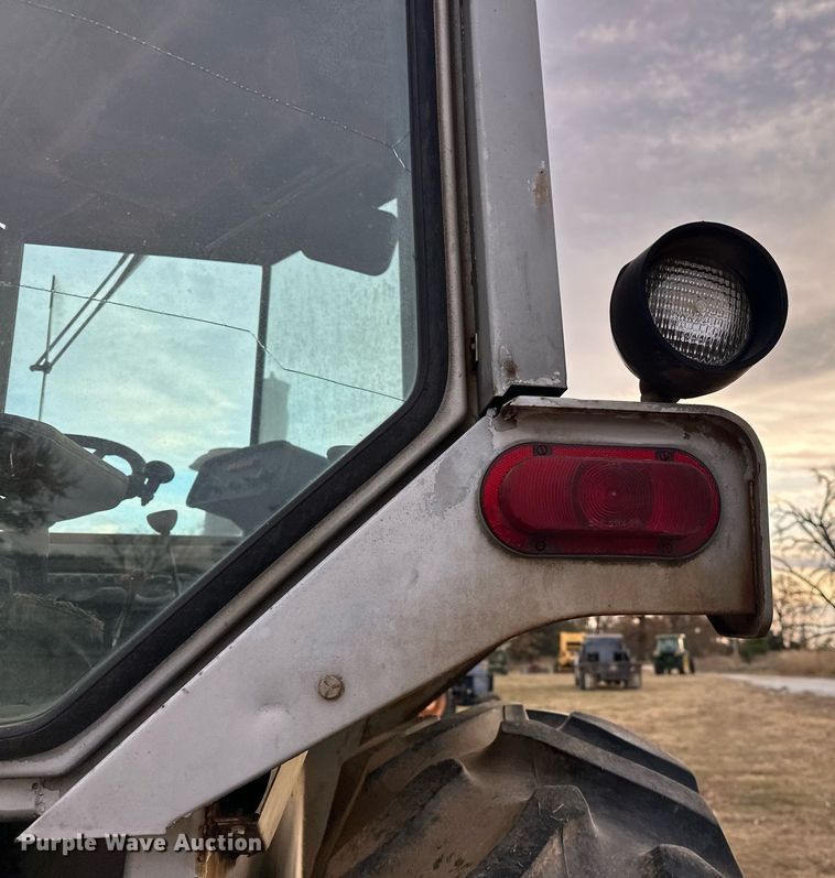 image for item EJ5220 White Field Boss 2-135 tractor