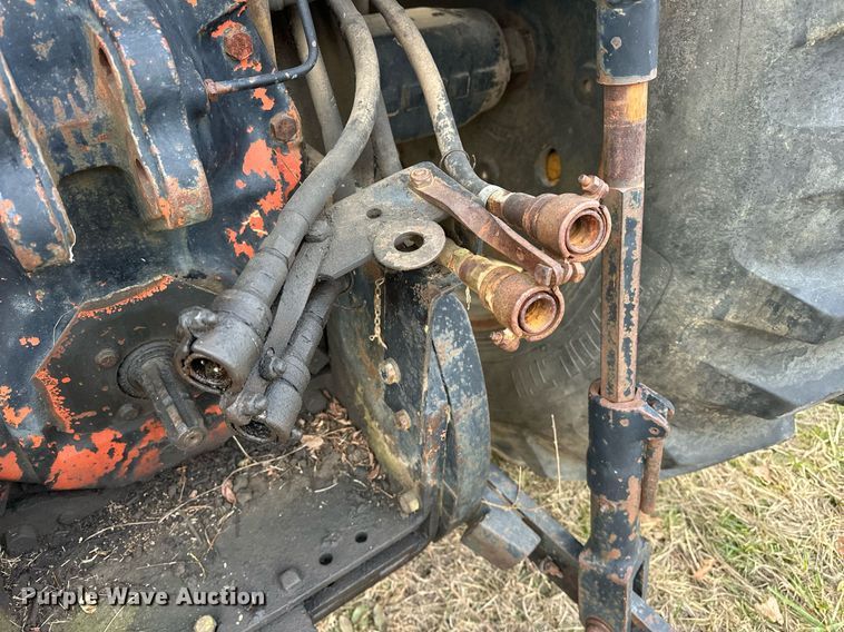 image for item EJ5220 White Field Boss 2-135 tractor