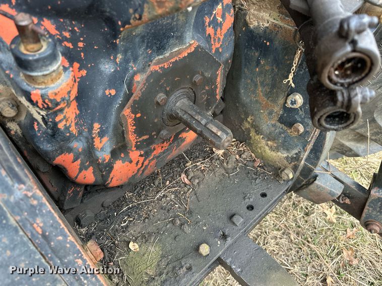 image for item EJ5220 White Field Boss 2-135 tractor