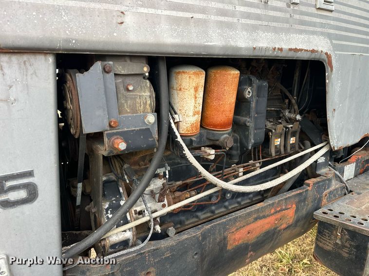 image for item EJ5220 White Field Boss 2-135 tractor