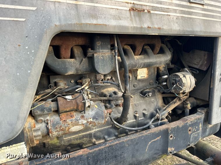 image for item EJ5220 White Field Boss 2-135 tractor