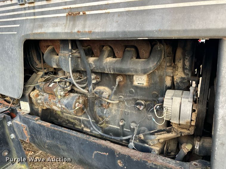 image for item EJ5220 White Field Boss 2-135 tractor