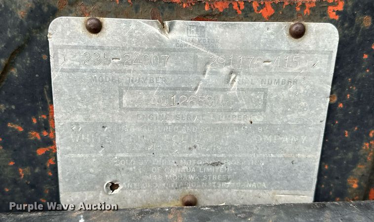 image for item EJ5220 White Field Boss 2-135 tractor