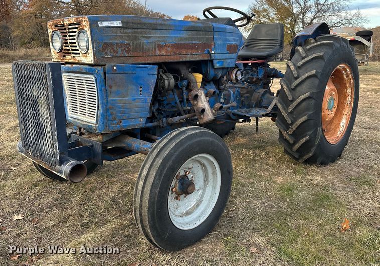 image for item EJ5221 Long 1563 tractor