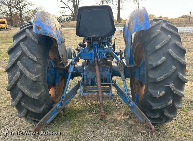 image for item EJ5221 Long 1563 tractor