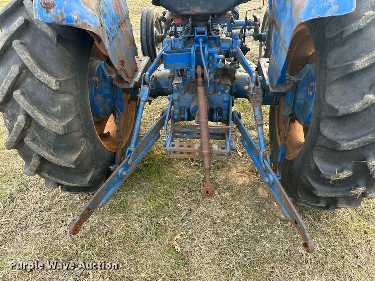 image for item EJ5221 Long 1563 tractor