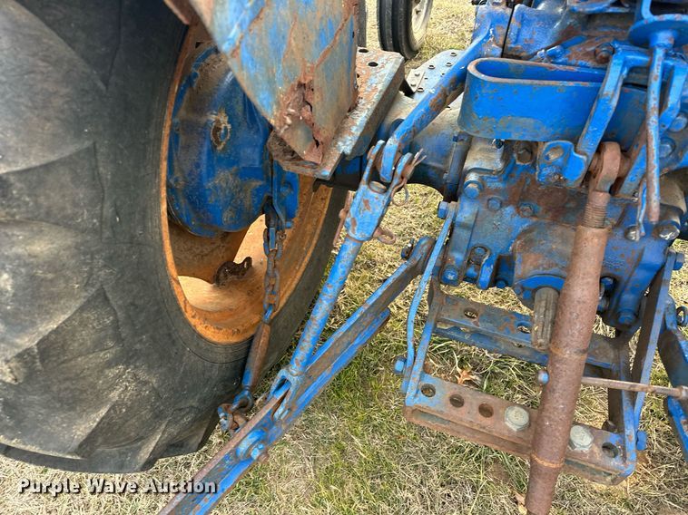 image for item EJ5221 Long 1563 tractor