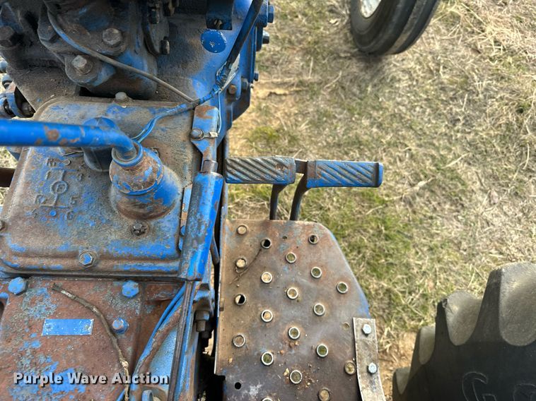 image for item EJ5221 Long 1563 tractor