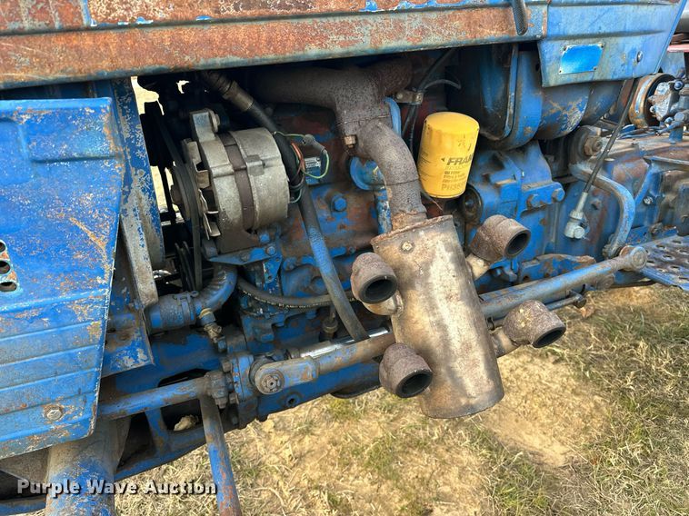 image for item EJ5221 Long 1563 tractor