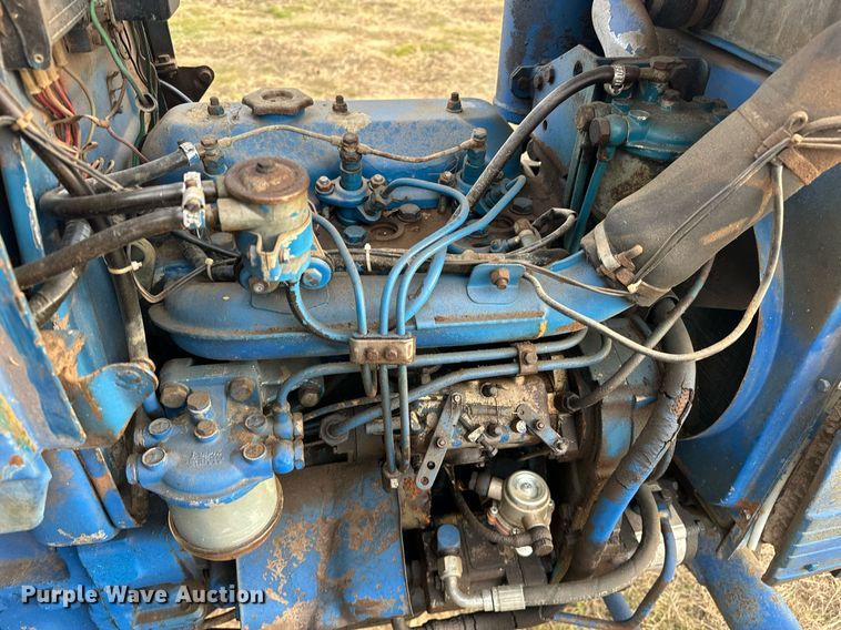 image for item EJ5221 Long 1563 tractor