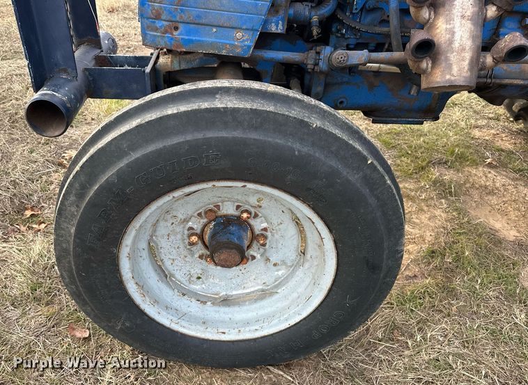 image for item EJ5221 Long 1563 tractor