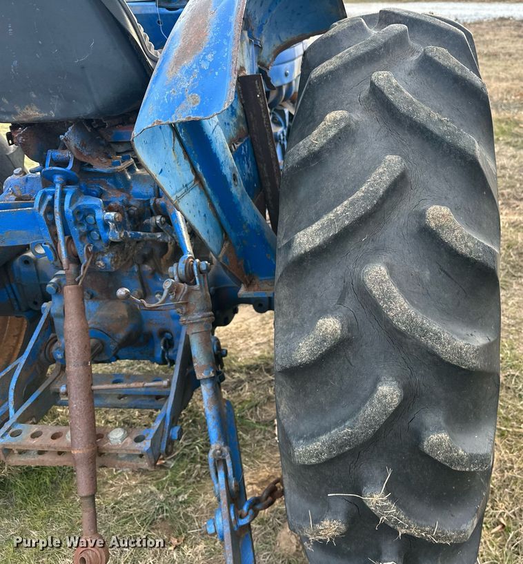 image for item EJ5221 Long 1563 tractor