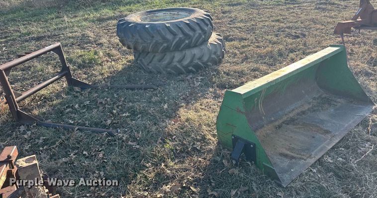image for item EJ5225 Tractor attachments
