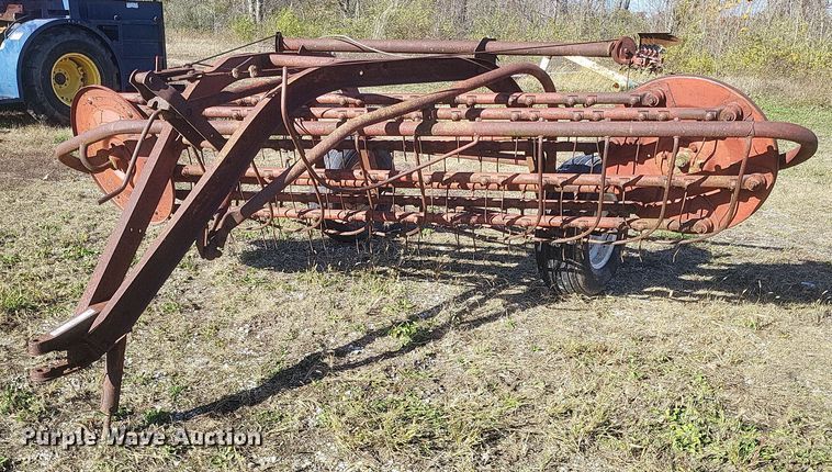 image for item EJ8109 Massey Ferguson  36 hay rake