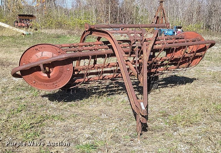 image for item EJ8109 Massey Ferguson  36 hay rake