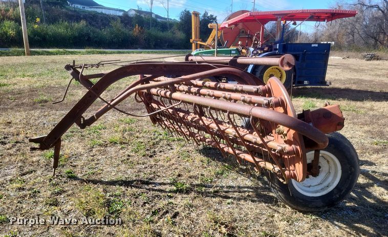 image for item EJ8109 Massey Ferguson  36 hay rake