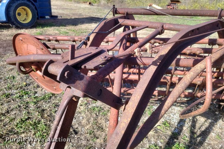 image for item EJ8109 Massey Ferguson  36 hay rake