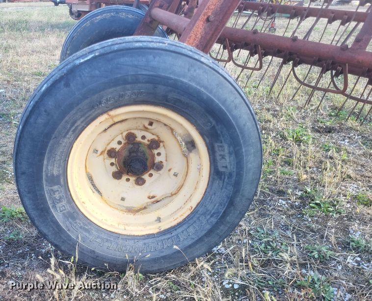 image for item EJ8109 Massey Ferguson  36 hay rake