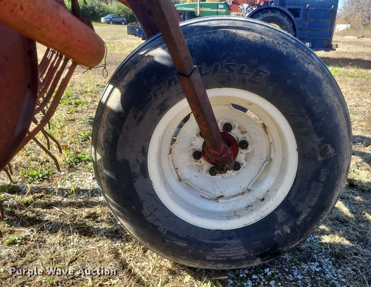 image for item EJ8109 Massey Ferguson  36 hay rake