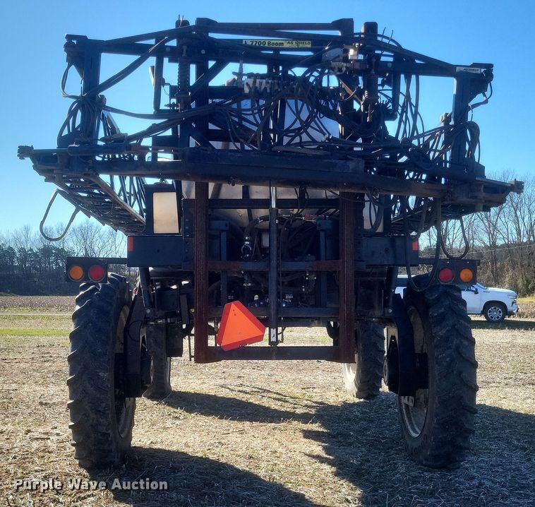 image for item EJ8119 2001 Willmar Eagle 8600 sprayer