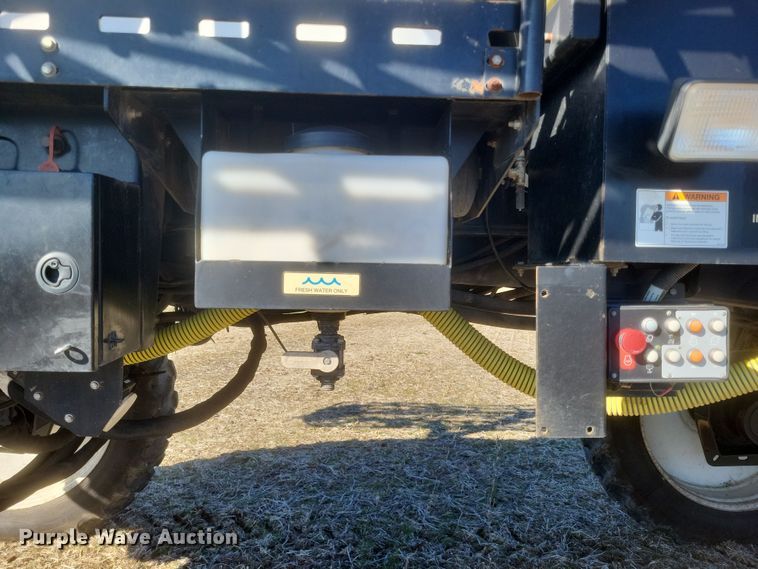 image for item EJ8119 2001 Willmar Eagle 8600 sprayer