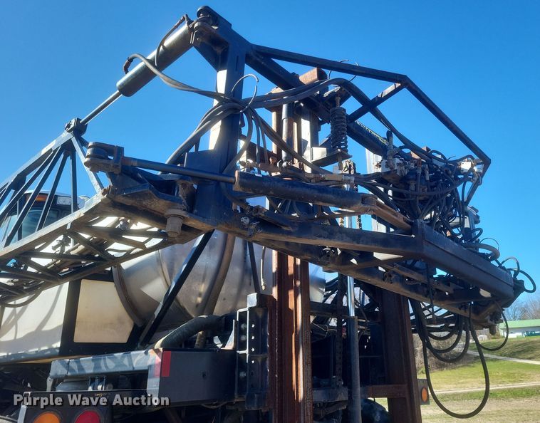 image for item EJ8119 2001 Willmar Eagle 8600 sprayer