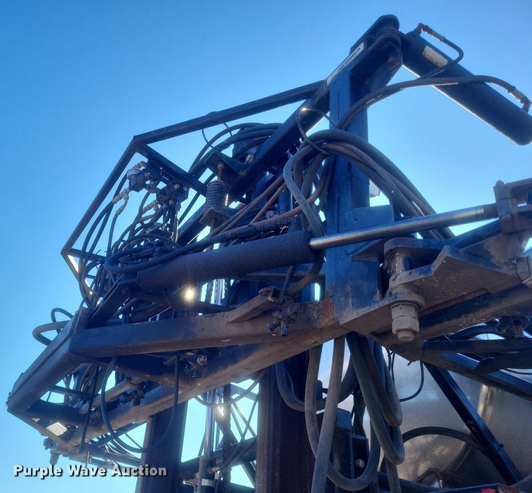 image for item EJ8119 2001 Willmar Eagle 8600 sprayer