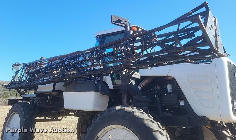 image for item EJ8119 2001 Willmar Eagle 8600 sprayer