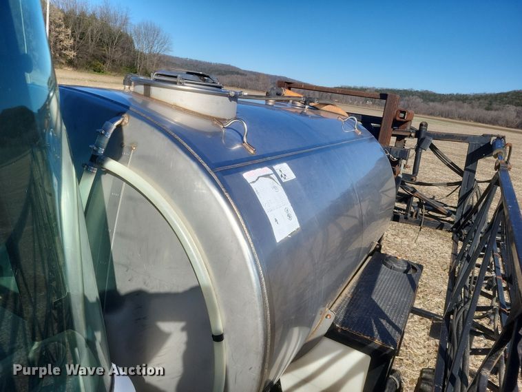 image for item EJ8119 2001 Willmar Eagle 8600 sprayer