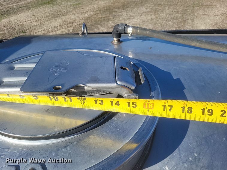 image for item EJ8119 2001 Willmar Eagle 8600 sprayer