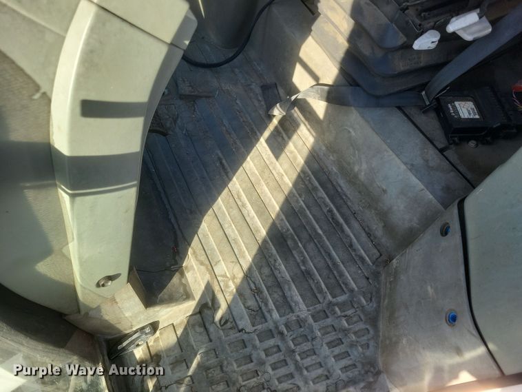 image for item EJ8119 2001 Willmar Eagle 8600 sprayer