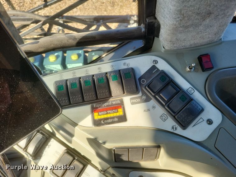 image for item EJ8119 2001 Willmar Eagle 8600 sprayer